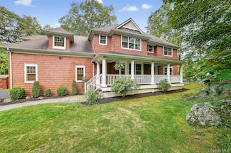 11 Flanders Ln, Cortlandt Manor, NY 10567