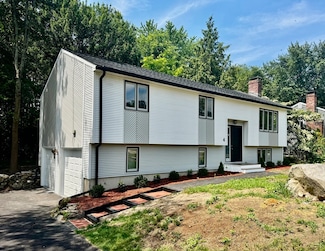 4 Old Coach Rd, Nashua, NH 03062