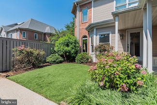523 Bridgeview Dr, Lemoyne, PA 17043