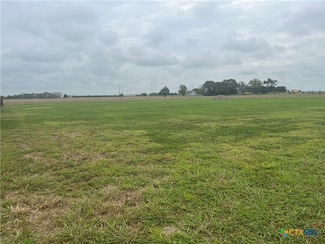1214 Anthony Rd, Victoria, TX 77901