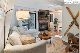 24 Creekside Dr Unit A, Banner Elk, NC 28604