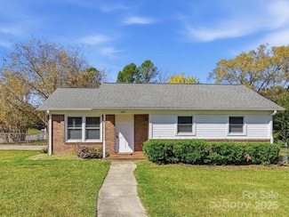 6101 Clearwater Dr, Indian Trail, NC 28079