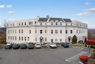 16 Waterview Estate, Peekskill, NY 10566