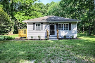 830 Glebe Rd, Mathews, VA 23109