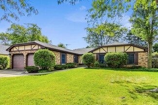 3825 Grace Ln, Glenview, IL 60025