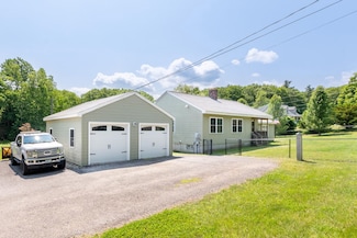 35 Nottingham Rd, Raymond, NH 03077