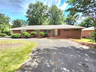 2497 N Druid Hills Rd NE, Atlanta, GA 30329