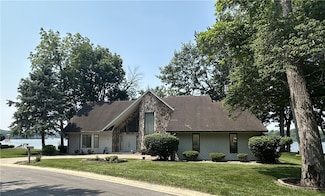 10 Lakeshore Ct, Danville, IL 61832