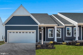 879 Shadowbrooke Dr, Dover, PA 17315