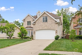 114 E 56th St, Westmont, IL 60559
