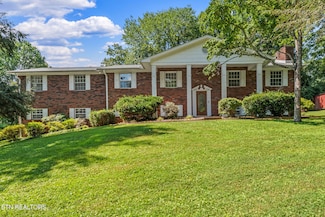713 Skyline Dr, Clinton, TN 37716
