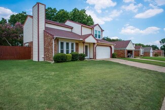 323 Rosemary Ln, Euless, TX 76039