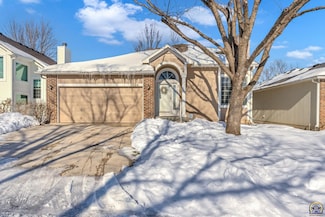 3524 SW Willow Brook Ln, Topeka, KS 66614