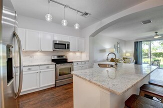 8023 Bellagio Ln, Boynton Beach, FL 33472