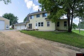 102 Main St, Nicollet, MN 56074