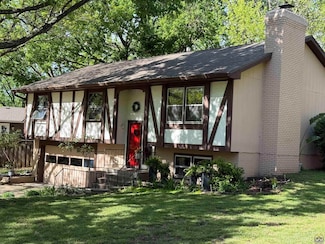 3504 SE Park Lane Ct, Topeka, KS 66605
