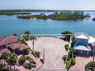 894 Freeling Dr, Sarasota, FL 34242