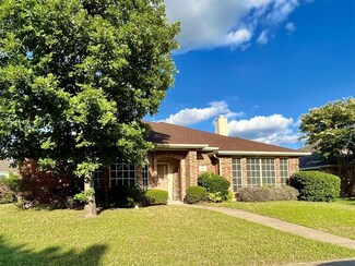 453 Cloverleaf Dr, Lancaster, TX 75146