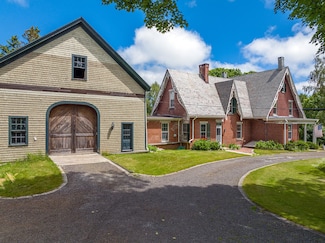 157 Talbot Ave, Rockland, ME 04841