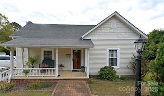 102 Charlotte St, York, SC 29745