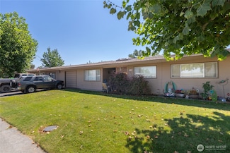 9035 Forrestal Ln, Moses Lake, WA 98837