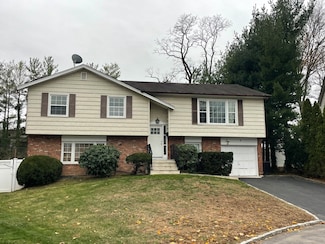 18 William St, Glen Cove, NY 11542