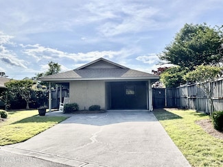 304 Halyard Ct, Wilmington, NC 28405