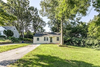 6115 W 50th St, Mission, KS 66202