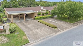 102 W Resaca Dr, Los Fresnos, TX 78566