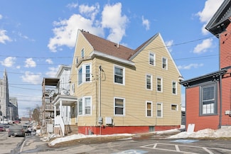 92 Bartlett St, Lewiston, ME 04240