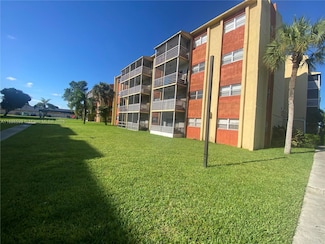 3700 NW 21st St Unit 412, Lauderdale Lakes, FL 33311