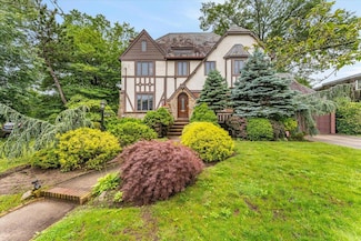 369 Longacre Ave, Woodmere, NY 11598