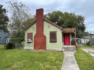 110 8th Ave N, Texas City, TX 77590