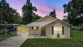 677 E Warner St, Groveland, FL 34736