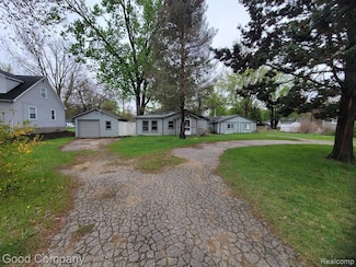 8558 Messmore Rd, Shelby Township, MI 48317