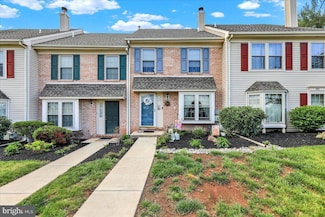 102 Maple Glen Cir, Pottstown, PA 19464