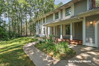 16945 Aliquot Dr, West Olive, MI 49460