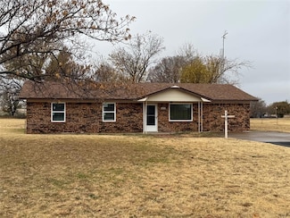 10009 Lark St, Weatherford, OK 73096