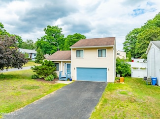 15 W Meadow Dr, Albany, NY 12203
