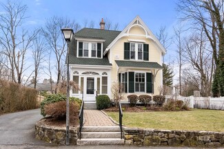 16 Abbott St, Wellesley, MA 02482