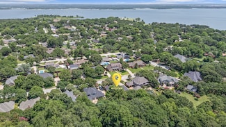 2301 Brookcrest Ln, Grapevine, TX 76051