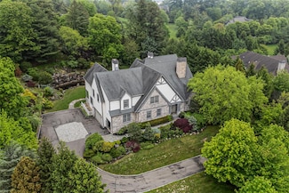 5 Westgate Rd, Syosset, NY 11791
