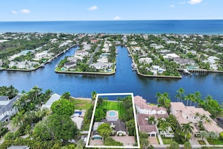 2 Fisher Ln, Delray Beach, FL 33483