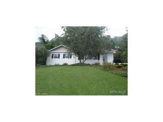 516 6th St, Lowell, OH 45744