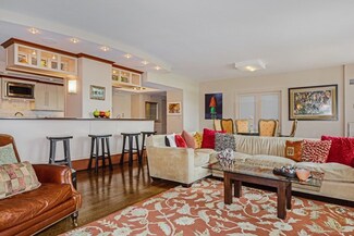 79 Florence St Unit 201S, Chestnut Hill, MA 02467