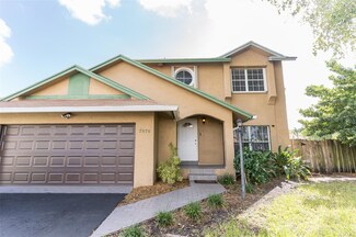 7876 NW 189th St, Hialeah, FL 33015