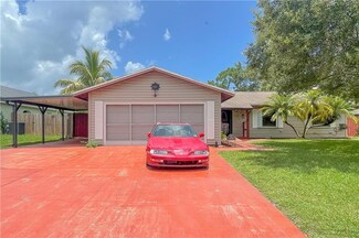 1079 SE Lansdowne Ave, Port Saint Lucie, FL 34983