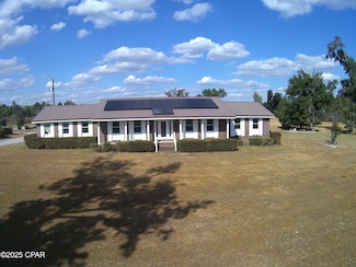 4883 Davis Dr, Marianna, FL 32446