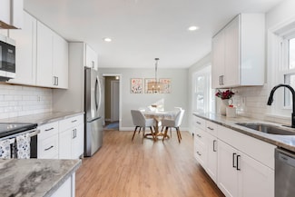 45 Cooper Dr, Glastonbury, CT 06033