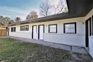 6910 Weston St, Houston, TX 77021